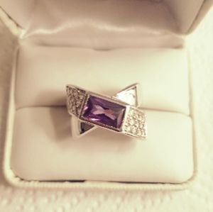 Gorgeous  Sterling Crisscross Design Ring
